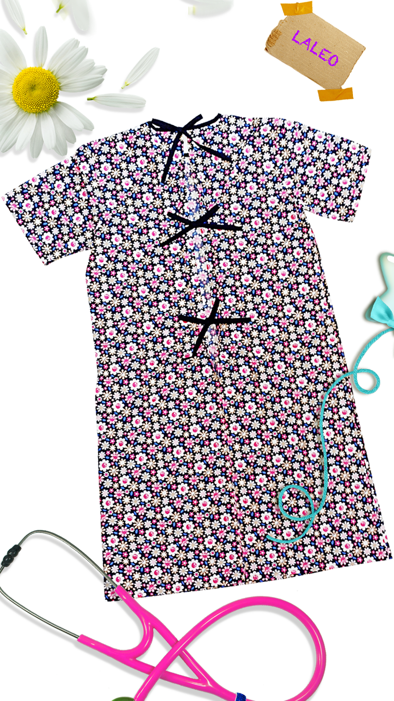 Camisón para Paciente con Estampado de Margaritas