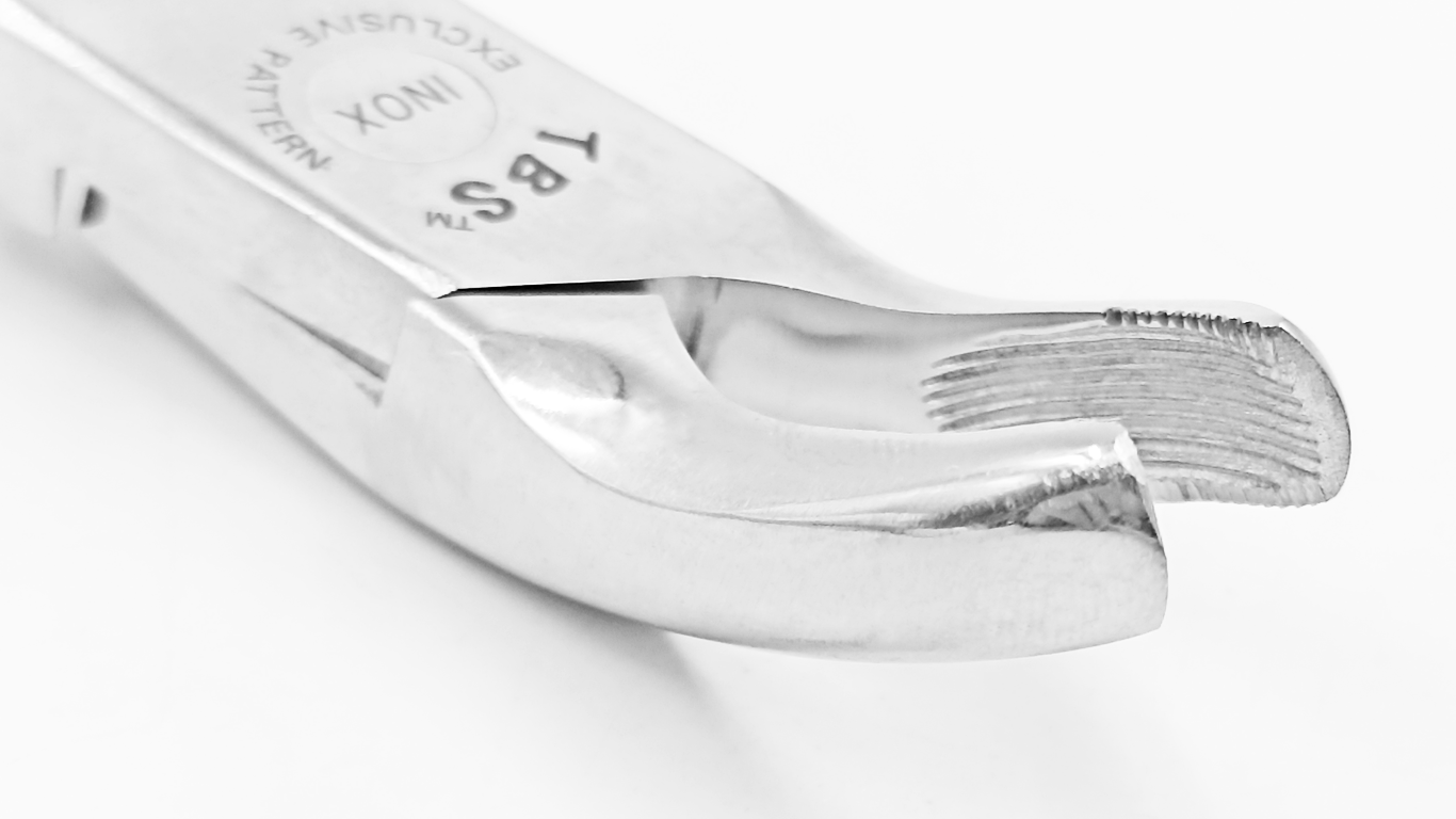Forceps 24 de extracción para molares inferiores.