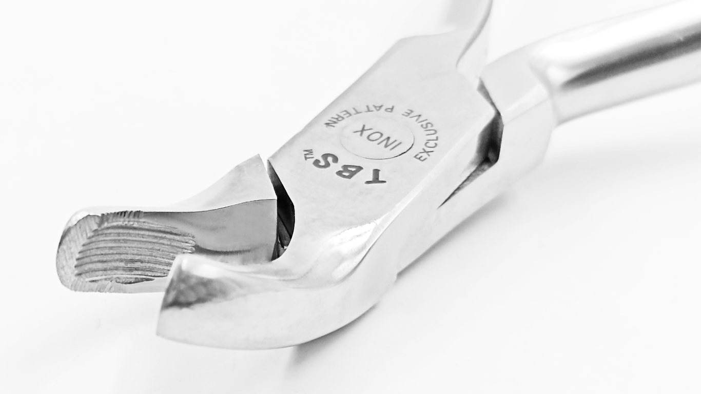 Forceps 24 de extracción para molares inferiores.