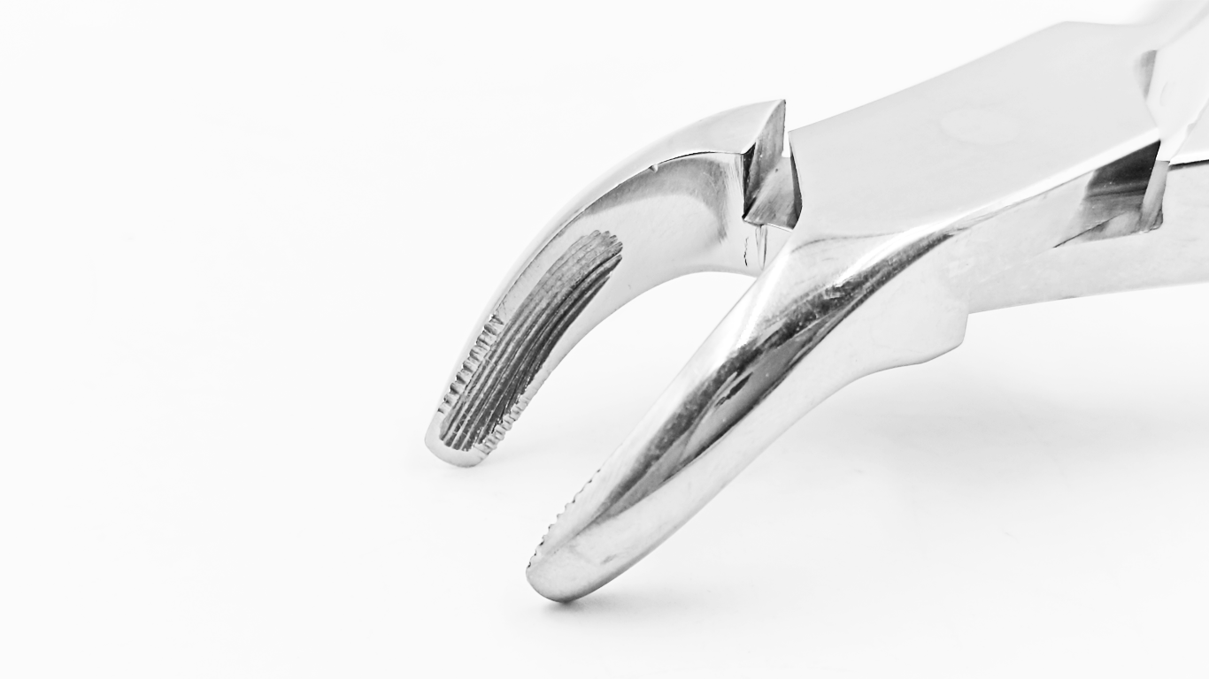 Forceps 151 de extracción para incisivos, premolares y raíces inferiores